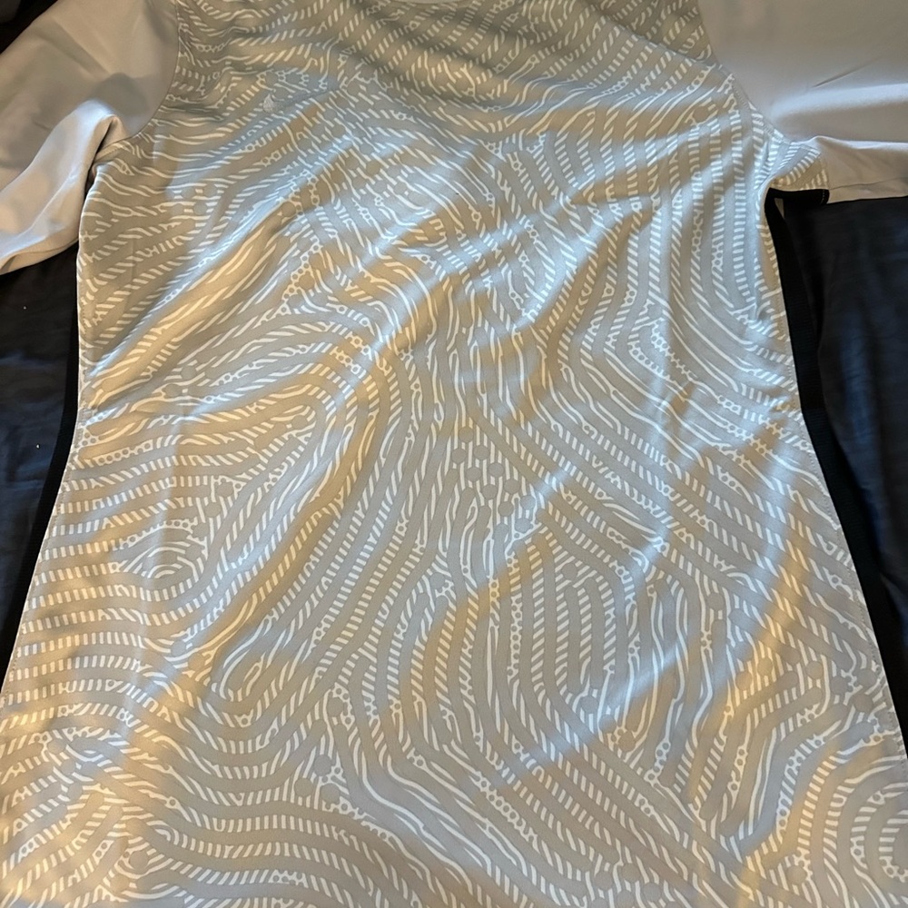 Nike Light Gray & White Patterned Athletic top. N… - image 1